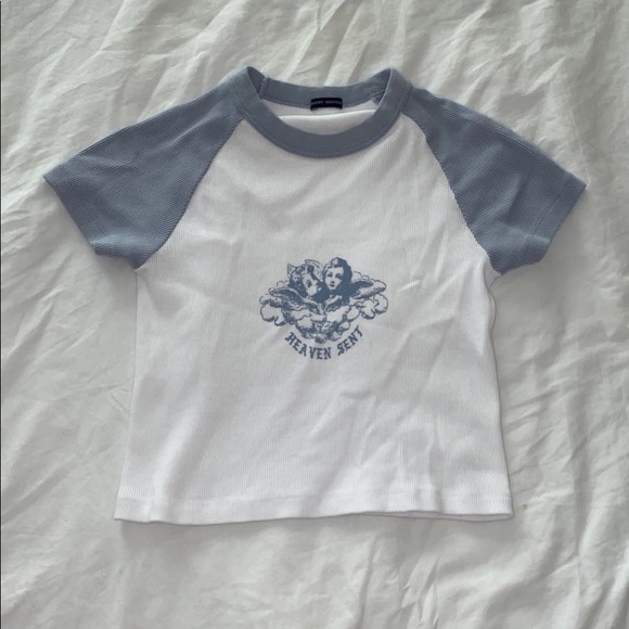 Brandy Melville Tops - Brandy Melville cropped bella heaven sent top